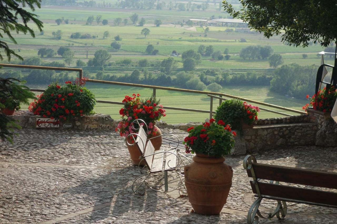 Relais Borgo Lizori Country House Campello sul Clitunno Εξωτερικό φωτογραφία